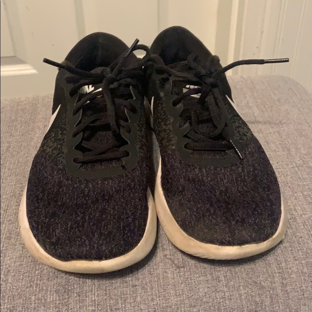 Nike flex contact black sneakers